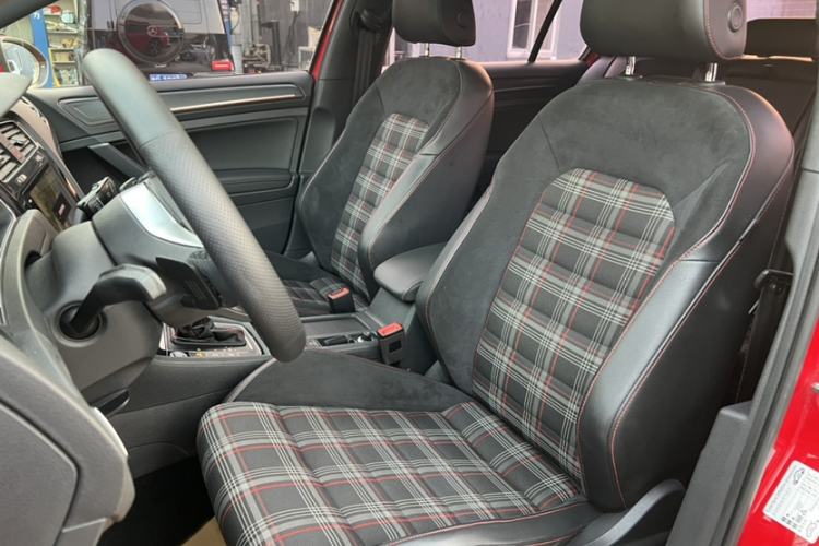 Used Volkswagen Golf GTI 2018 2.0 TSI GTI Interior 4