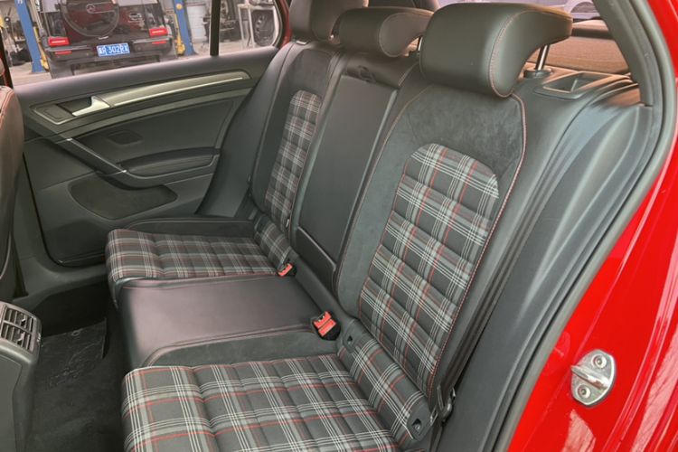 Used Volkswagen Golf GTI 2018 2.0 TSI GTI Interior 6