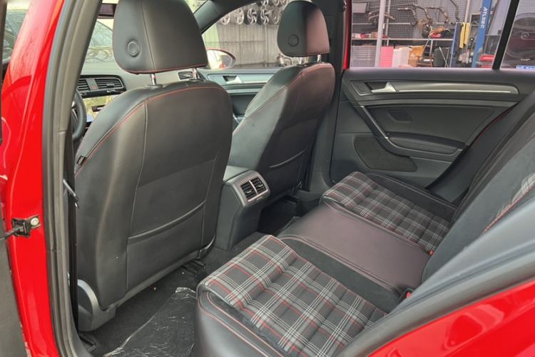 Used Volkswagen Golf GTI 2018 2.0 TSI GTI Interior 7