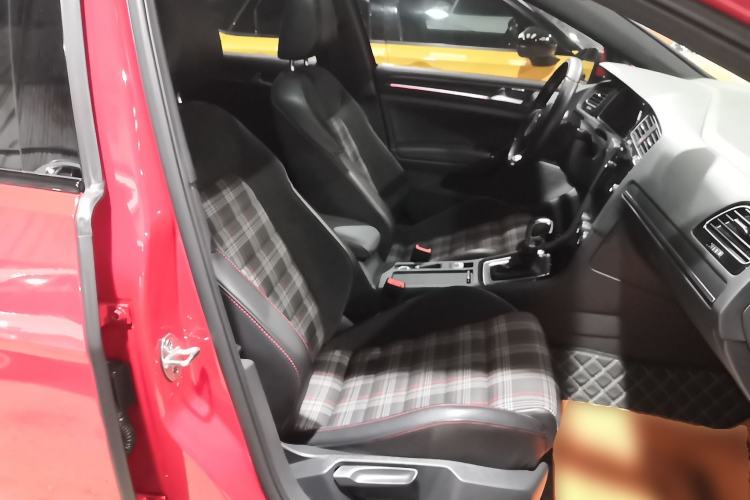 Used Volkswagen Golf GTI 2018 2.0 TSI GTI Right Front Seat