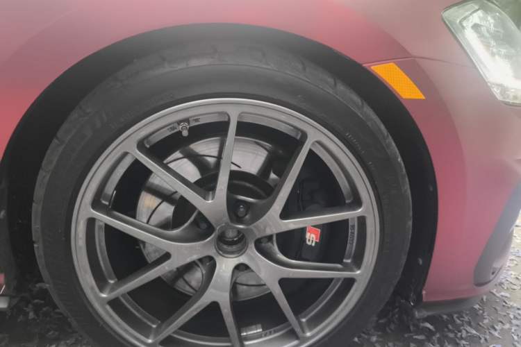 Used Volkswagen Golf GTI 2018 2.0 TSI GTI Right Front Wheel Hub