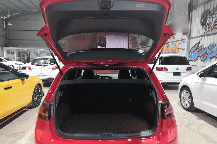 Used Volkswagen Golf GTI 2018 2.0 TSI GTI Trunk