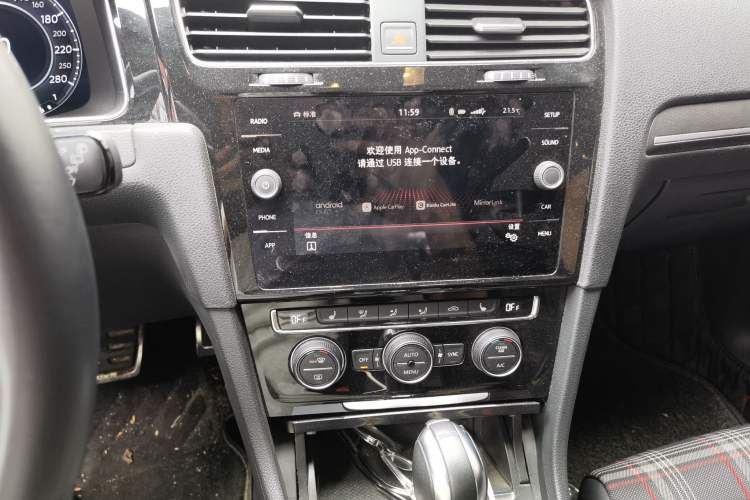 Used Volkswagen Golf GTI 2018 2.0 TSI GTI Audio And AC Panel