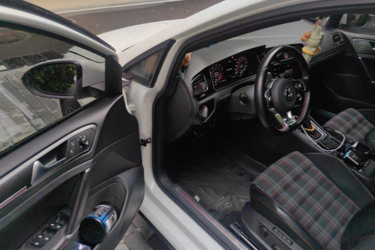 Used Volkswagen Golf GTI 2018 2.0 TSI GTI Driver Seat