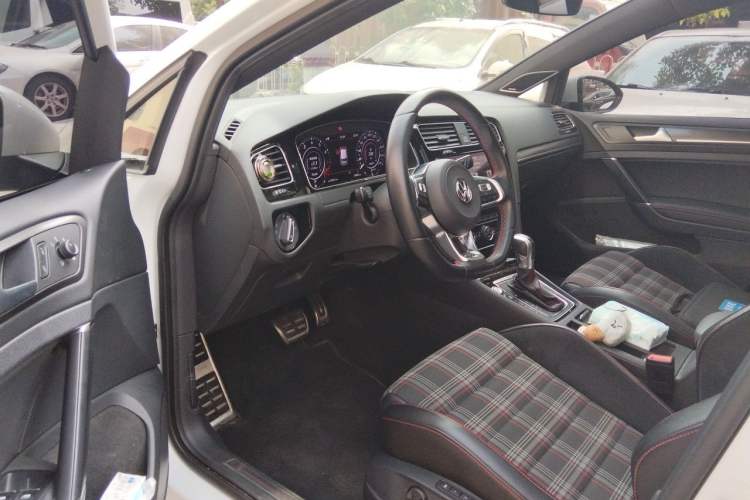Used Volkswagen Golf GTI 2018 2.0 TSI GTI Driver Seat