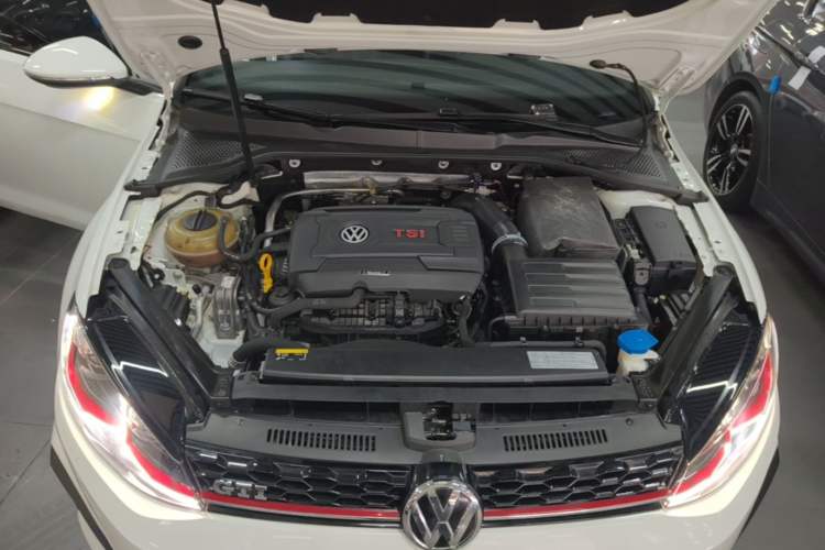 Used Volkswagen Golf GTI 2018 2.0 TSI GTI Engine Bay