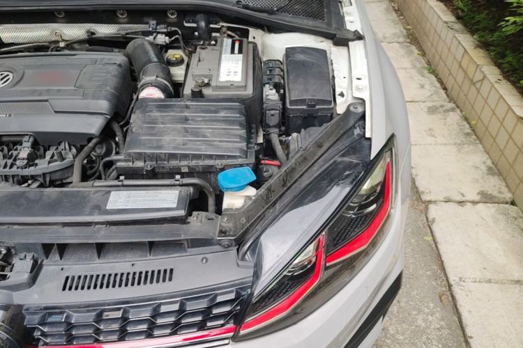 Used Volkswagen Golf GTI 2018 2.0 TSI GTI Engine Bay Left