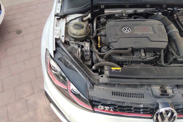 Used Volkswagen Golf GTI 2018 2.0 TSI GTI Engine Bay Right