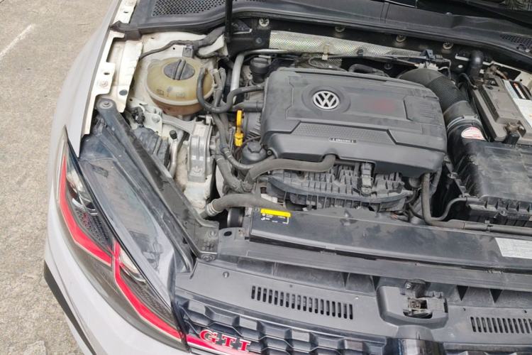 Used Volkswagen Golf GTI 2018 2.0 TSI GTI Engine Bay Right