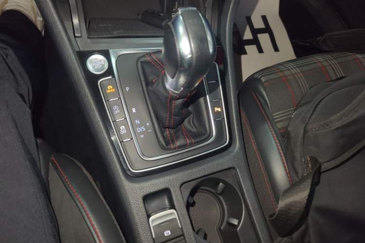 Used Volkswagen Golf GTI 2018 2.0 TSI GTI Gear Lever
