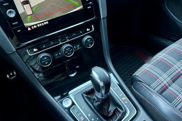 Used Volkswagen Golf GTI 2018 2.0 TSI GTI Gear Lever