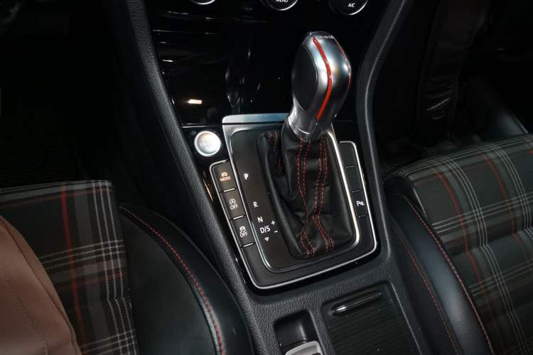 Used Volkswagen Golf GTI 2018 2.0 TSI GTI Gear Lever