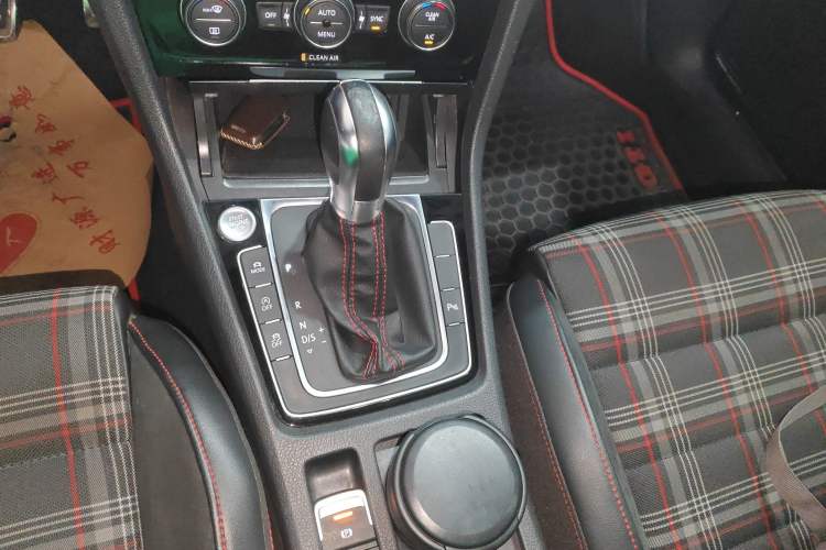 Used Volkswagen Golf GTI 2018 2.0 TSI GTI Gear Lever