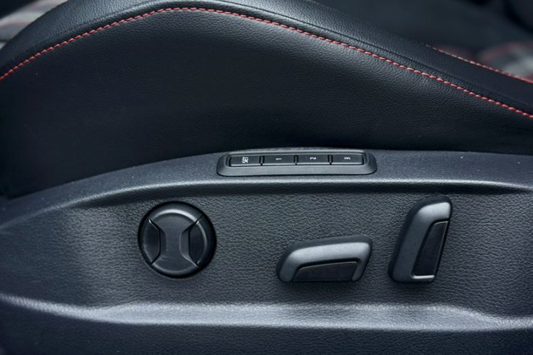 Used Volkswagen Golf GTI 2018 2.0 TSI GTI Interior 4