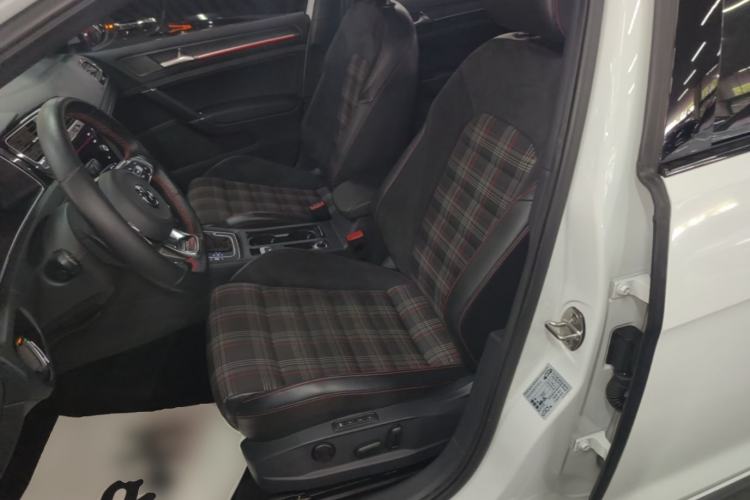 Used Volkswagen Golf GTI 2018 2.0 TSI GTI Left Front Seat