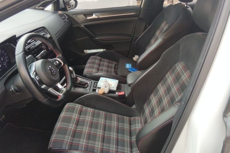 Used Volkswagen Golf GTI 2018 2.0 TSI GTI Left Front Seat