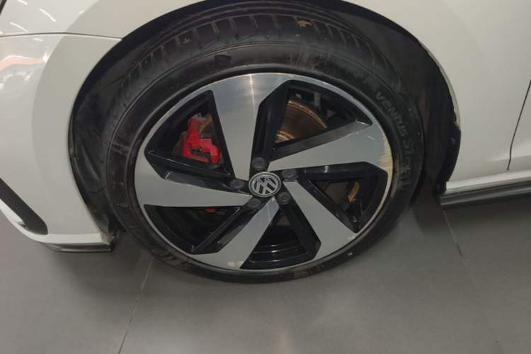 Used Volkswagen Golf GTI 2018 2.0 TSI GTI Left Front Wheel Hub