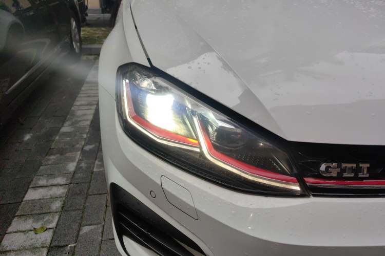 Used Volkswagen Golf GTI 2018 2.0 TSI GTI Right Front Headlight
