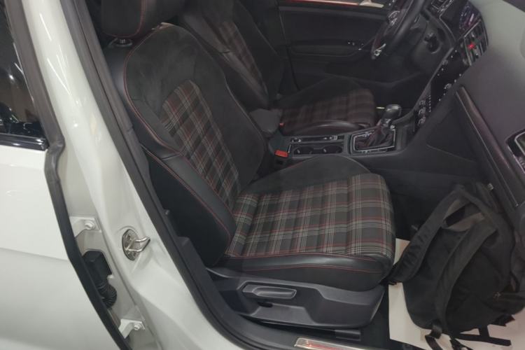 Used Volkswagen Golf GTI 2018 2.0 TSI GTI Right Front Seat