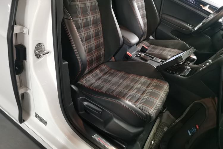 Used Volkswagen Golf GTI 2018 2.0 TSI GTI Right Front Seat