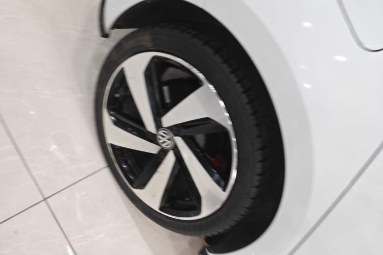 Used Volkswagen Golf GTI 2018 2.0 TSI GTI Right Rear Wheel Hub