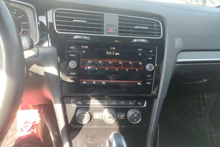 Used Volkswagen Golf GTI 2019 2.0 TSI GTI China V Standard Audio And AC Panel