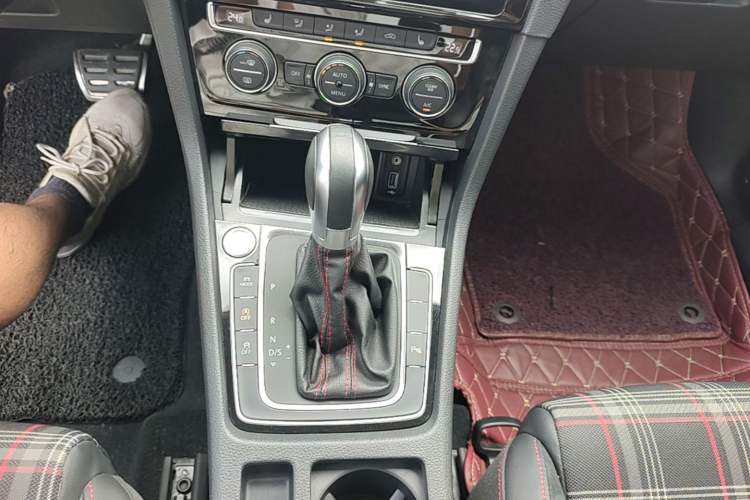 Used Volkswagen Golf GTI 2019 2.0 TSI GTI China V Standard Gear Lever