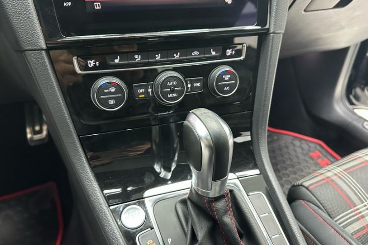 Used Volkswagen Golf GTI 2019 2.0 TSI GTI China V Standard Interior 3
