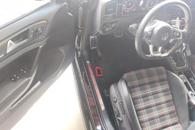 Used Volkswagen Golf GTI 2019 2.0 TSI GTI China V Standard Interior 3