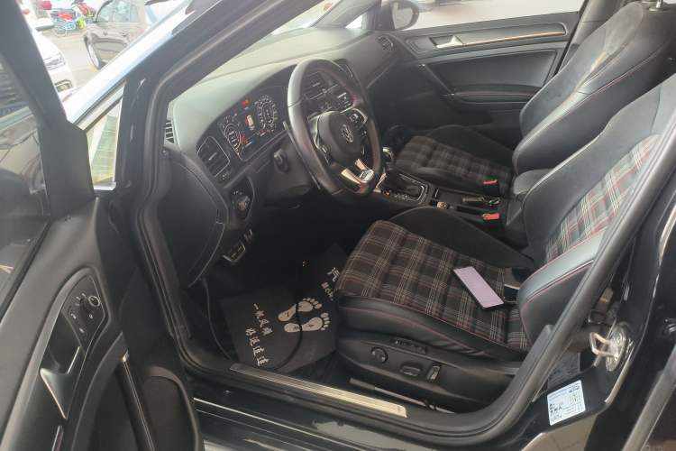 Used Volkswagen Golf GTI 2019 2.0 TSI GTI China V Standard Interior 3