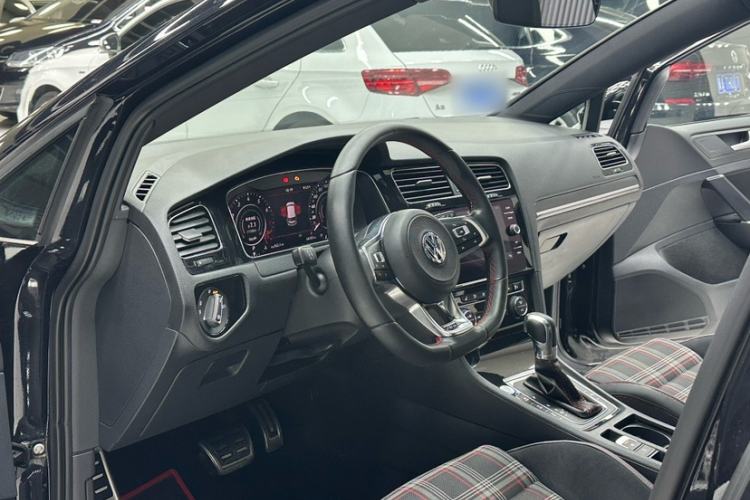 Used Volkswagen Golf GTI 2019 2.0 TSI GTI China V Standard Interior 4