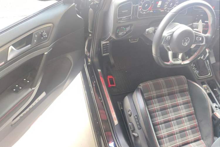 Used Volkswagen Golf GTI 2019 2.0 TSI GTI China V Standard Interior 6