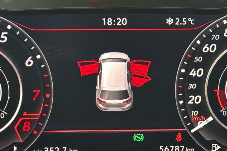 Used Volkswagen Golf GTI 2019 2.0 TSI GTI China V Standard Odometer Close Up