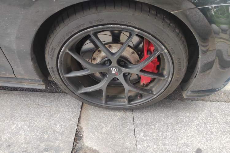 Used Volkswagen Golf GTI 2019 2.0 TSI GTI China V Standard Right Front Wheel Hub