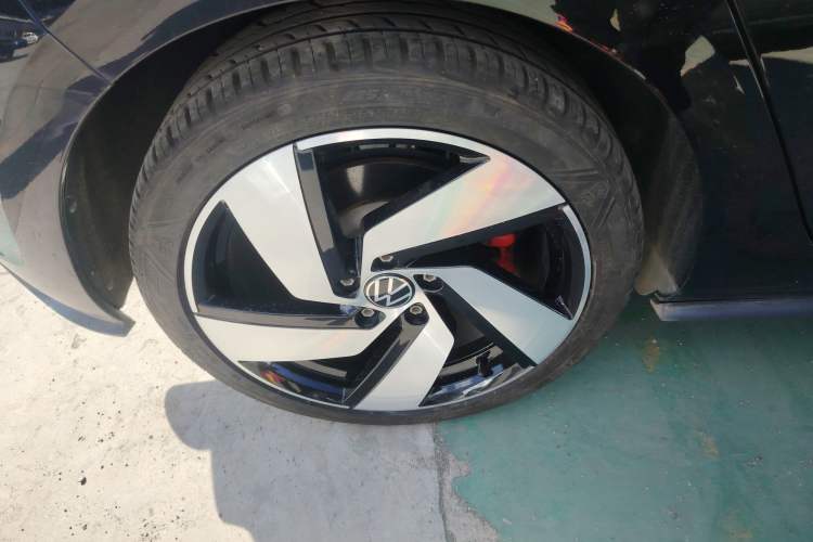 Used Volkswagen Golf GTI 2019 2.0 TSI GTI China V Standard Right Rear Wheel Hub