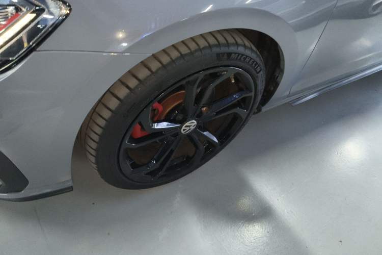 Used Volkswagen Golf GTI 2019 2.0 TSI GTI China V Standard Left Front Wheel Hub