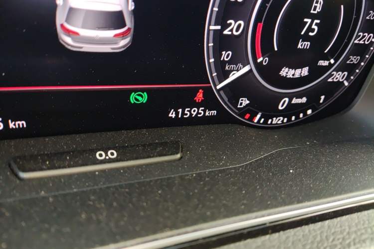 Used Volkswagen Golf GTI 2019 2.0 TSI GTI China V Standard Odometer Close Up