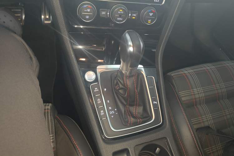 Used Volkswagen Golf GTI 2019 2.0 TSI GTI China V Standard Gear Lever