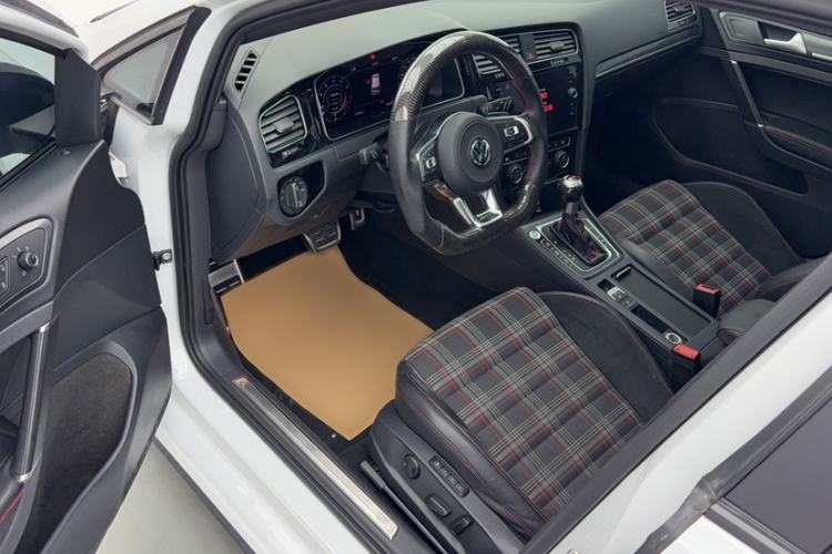 Used Volkswagen Golf GTI 2019 2.0 TSI GTI China V Standard Interior 3