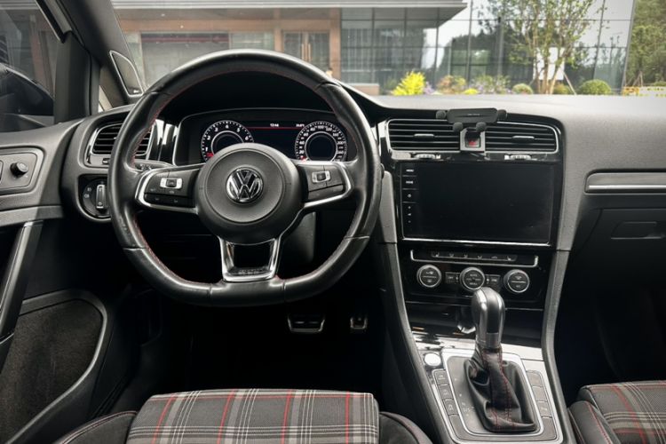 Used Volkswagen Golf GTI 2019 2.0 TSI GTI China V Standard Interior 6
