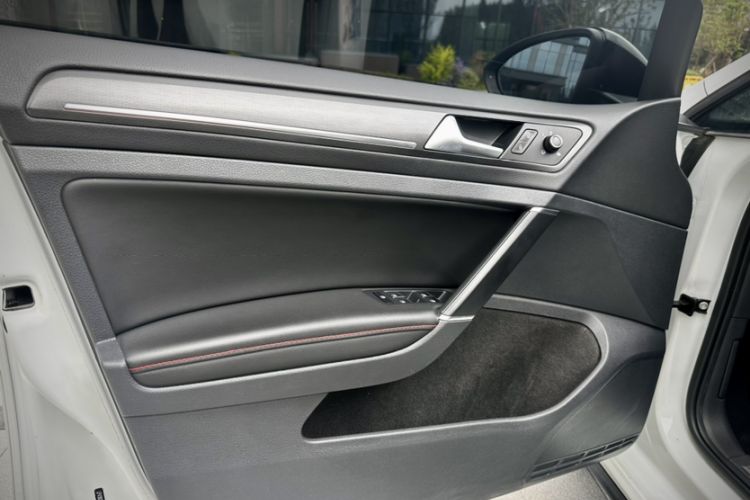 Used Volkswagen Golf GTI 2019 2.0 TSI GTI China V Standard Interior 7