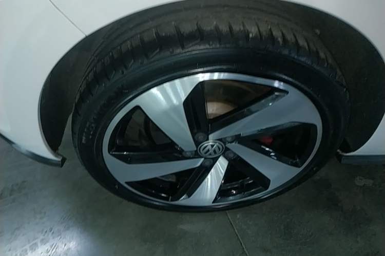 Used Volkswagen Golf GTI 2019 2.0 TSI GTI China V Standard Right Rear Wheel Hub