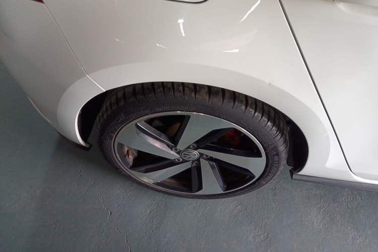 Used Volkswagen Golf GTI 2019 2.0 TSI GTI China V Standard Right Rear Wheel Hub