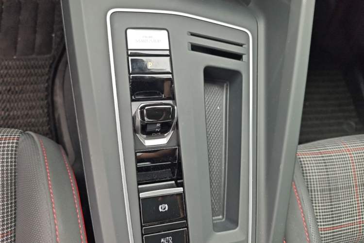 Used Volkswagen Golf GTI 2021 380TSI DSG GTI Gear Lever