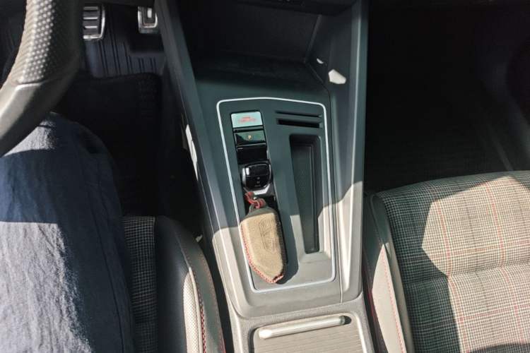 Used Volkswagen Golf GTI 2021 Facelift 380TSI DSG GTI Gear Lever