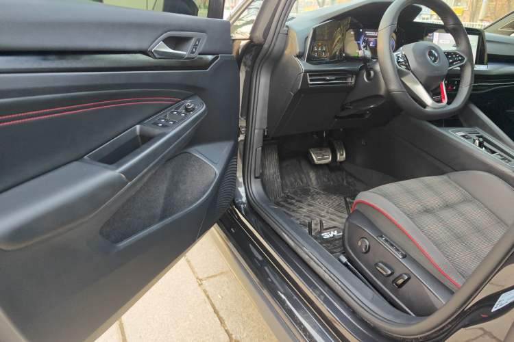 Used Volkswagen Golf GTI 2021 380TSI DSG GTI Interior 4