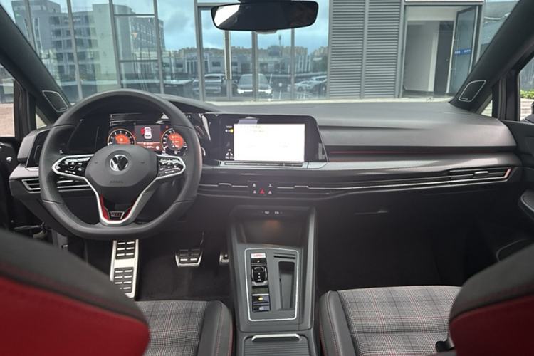 Used Volkswagen Golf GTI 2021 380TSI DSG GTI Interior 9