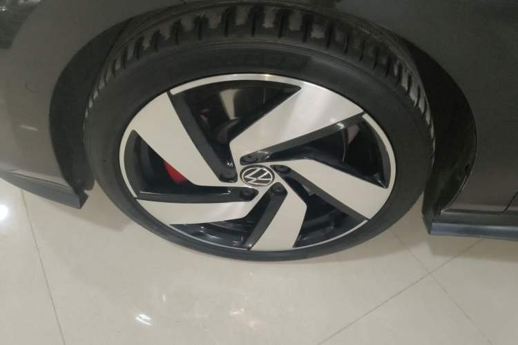 Used Volkswagen Golf GTI 2021 380TSI DSG GTI Left Front Wheel Hub