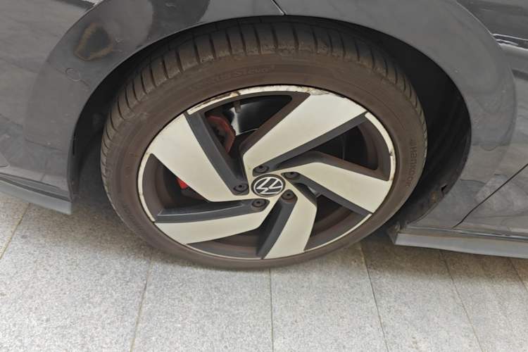 Used Volkswagen Golf GTI 2021 380TSI DSG GTI Left Front Wheel Hub