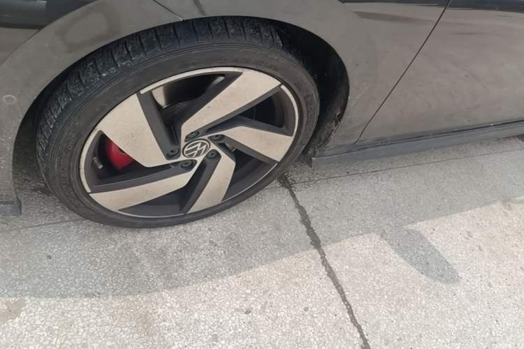 Used Volkswagen Golf GTI 2021 Facelift 380TSI DSG GTI Left Front Wheel Hub
